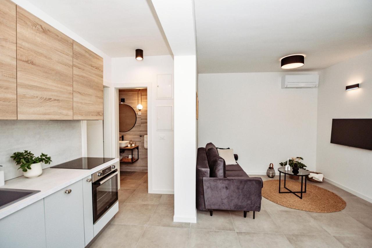 Sol Luxury Residence Near The Beach With Shared Heated Pool Božava Eksteriør billede